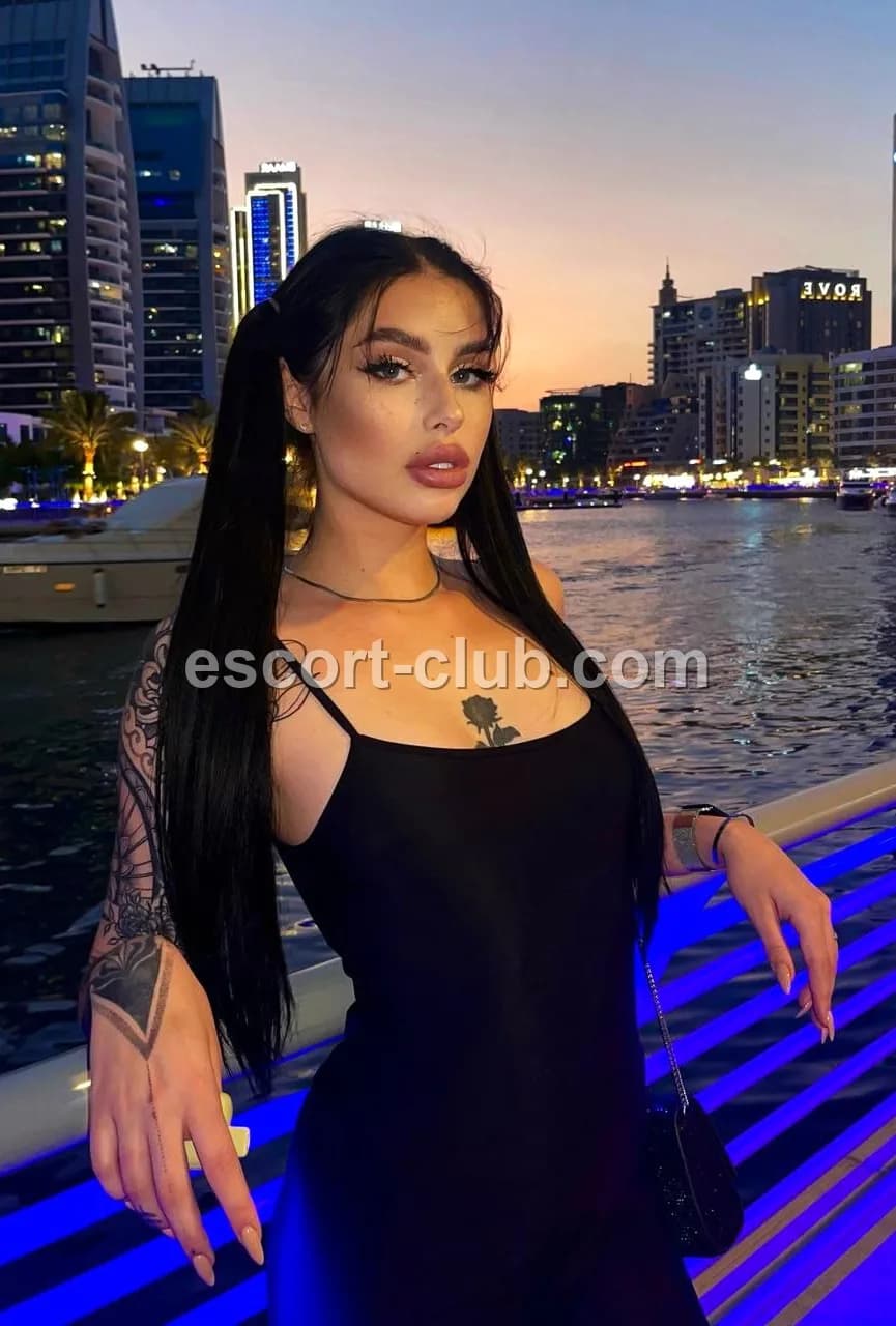 Aleks — Birmingham escort photo 2