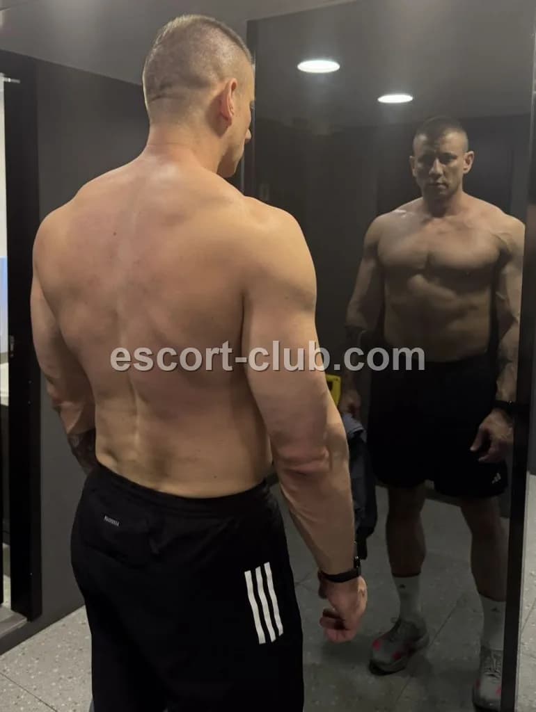 Alessandro — London escort photo 2