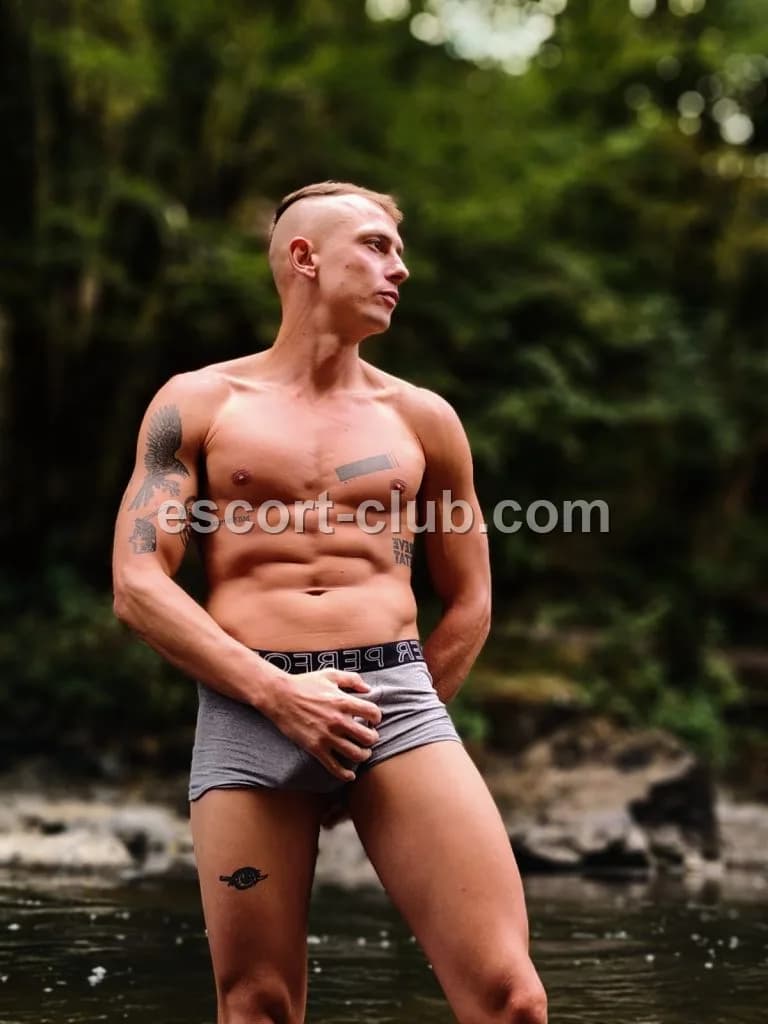 Alexis — London escort photo 2