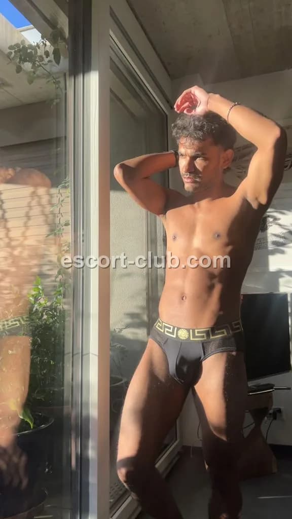 Alfred — London escort photo 3