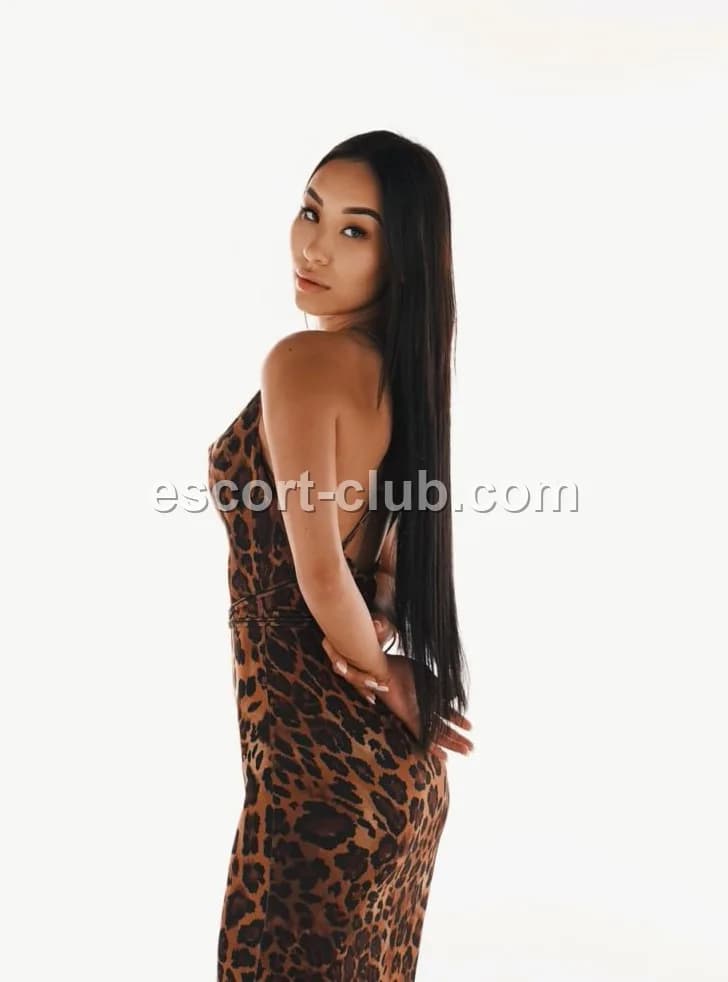 Aliana — Leeds escort photo 5
