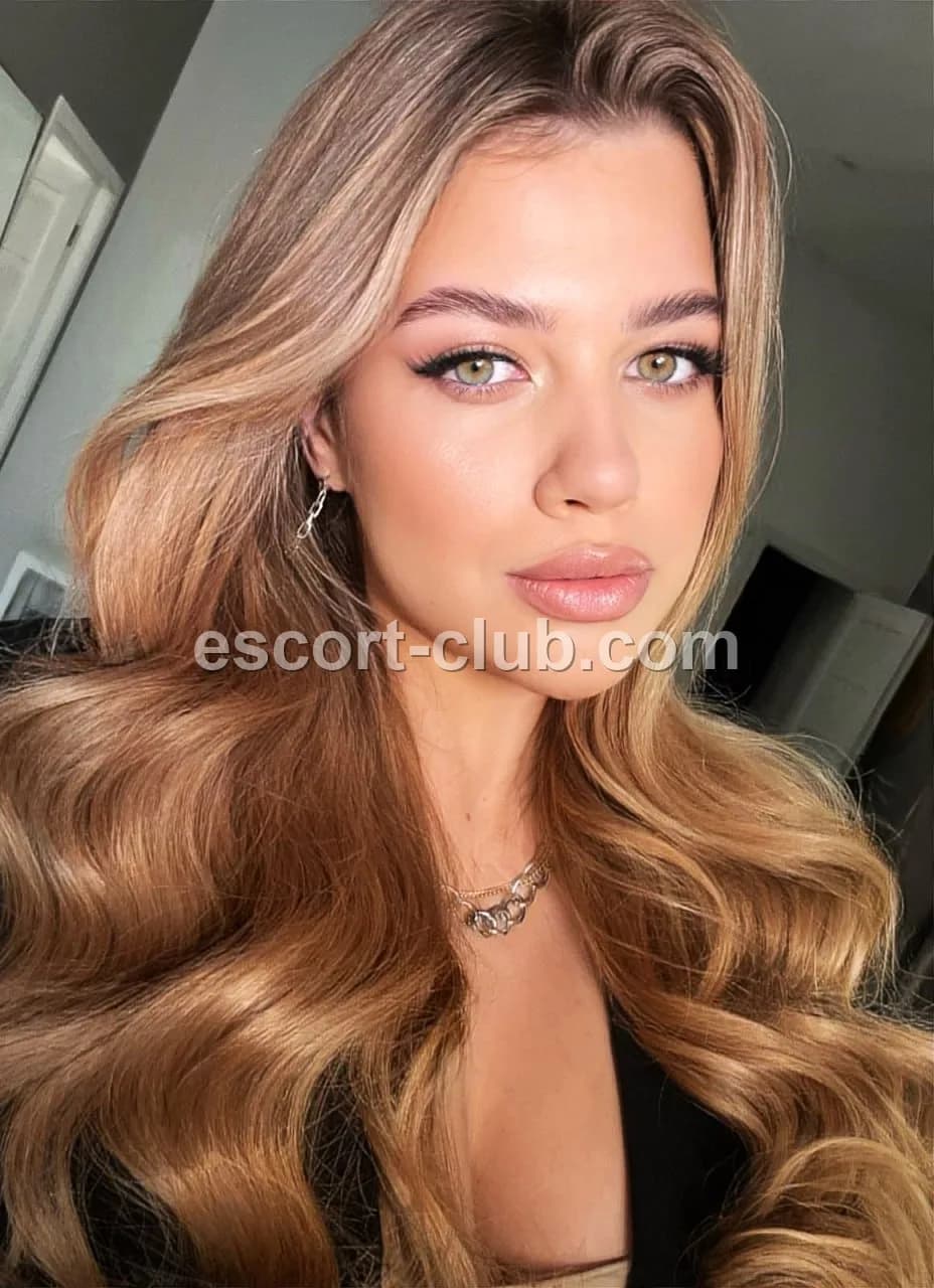 Alice — Manchester escort photo 5