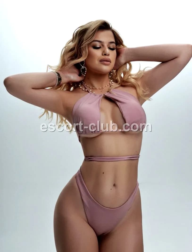 Alice — Manchester escort photo 6