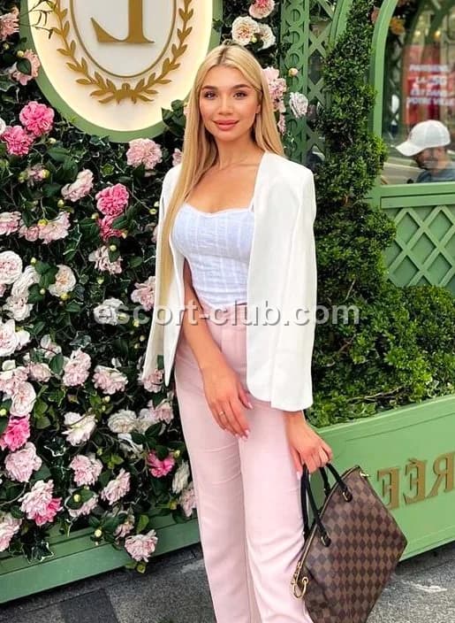 Alisson — Dubai escort photo 6