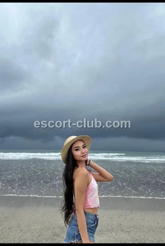 Amelie — Abu Dhabi escort photo 2