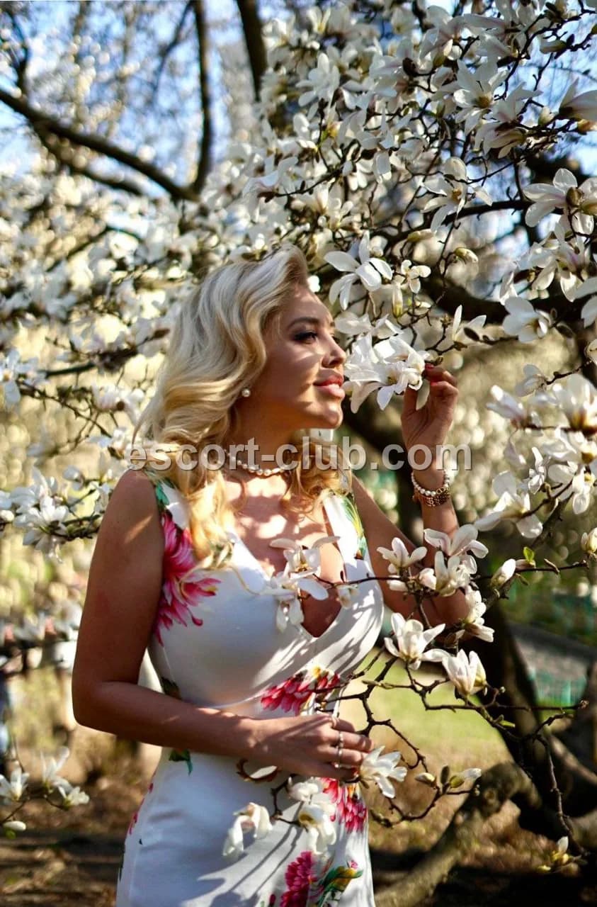 Anastasia — Edinburgh escort photo 4
