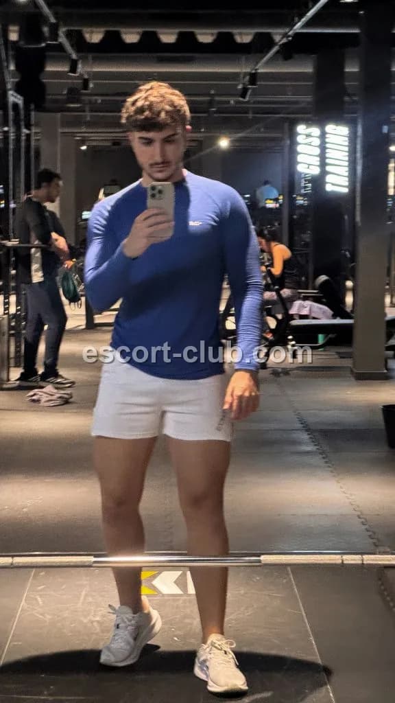 Anderson — Glasgow escort photo 4