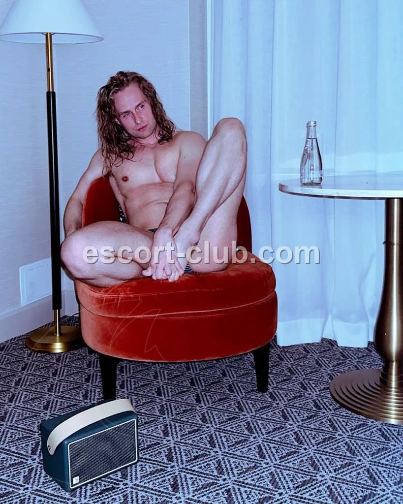 Andre — Glasgow escort photo 2