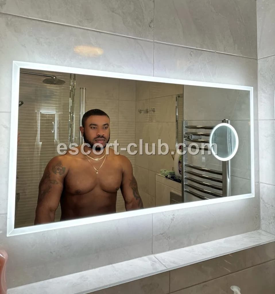 Andres — Glasgow escort photo 5