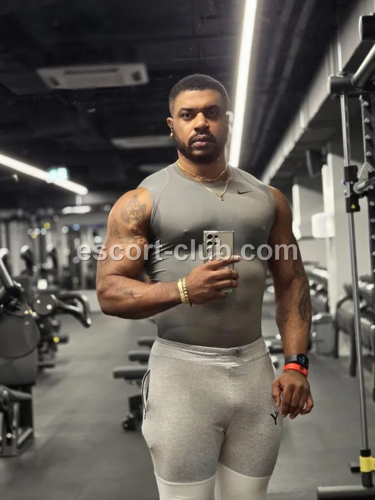 Andres — Glasgow escort photo 6