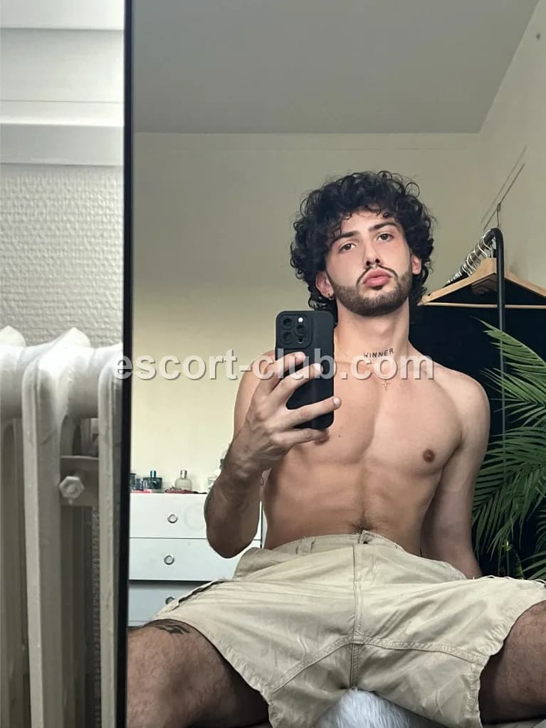 Angel — Glasgow escort photo 3