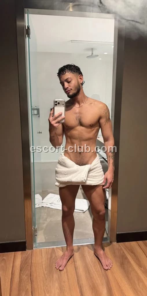 Angelo — Glasgow escort photo 3