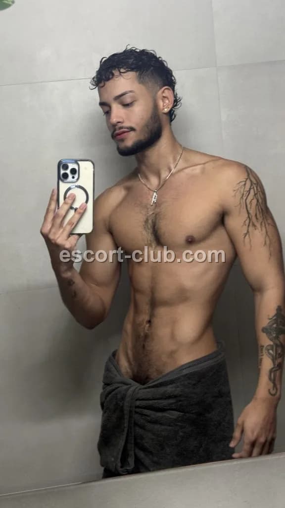 Angelo — Glasgow escort photo 4