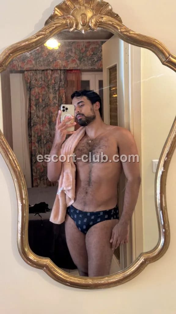 Antonio — Glasgow escort photo 5