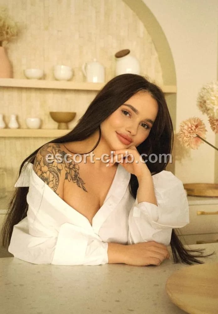 Anya — Ajman escort photo 4