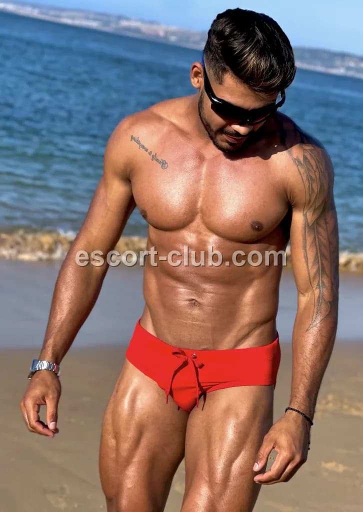 Armando — Belfast escort photo 6