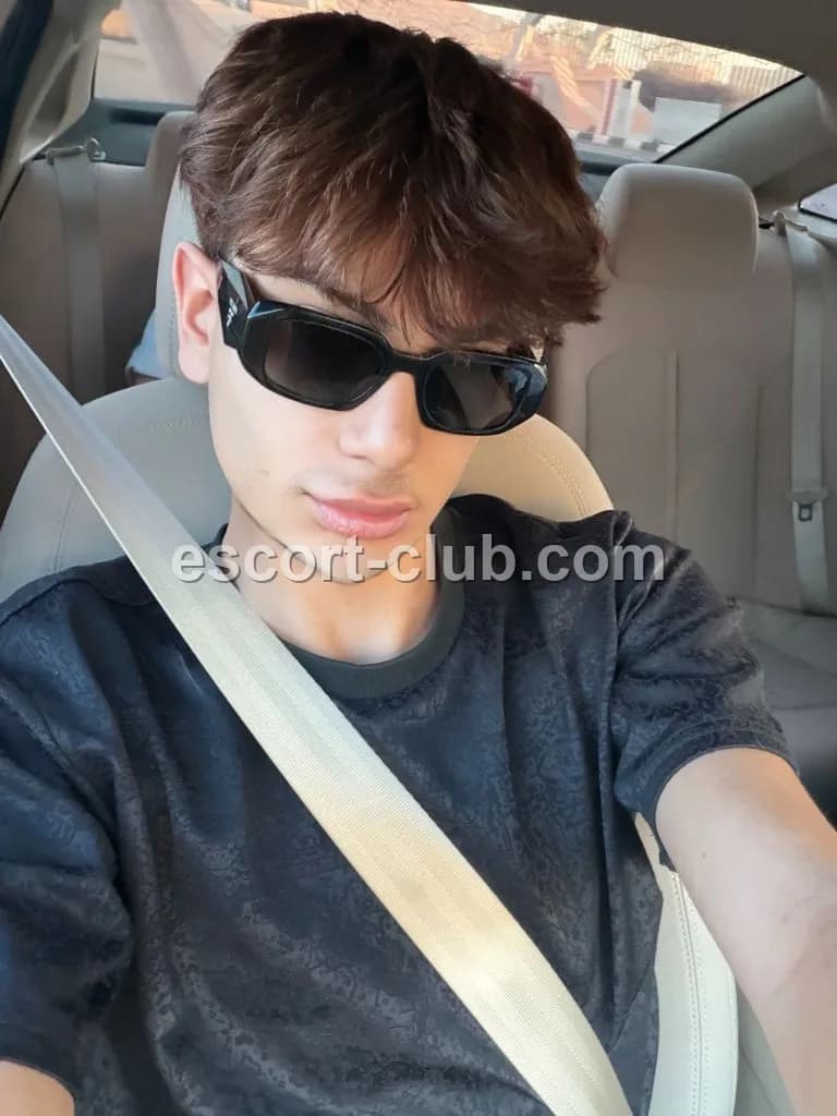 Arthur — Belfast escort photo 6