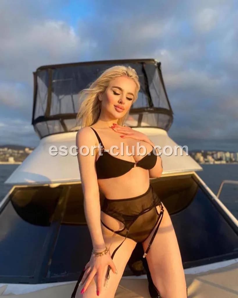 Astria — Birmingham escort photo 3