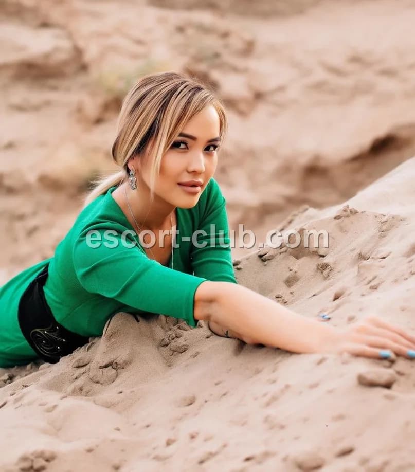 Asty — Nottingham escort photo 3