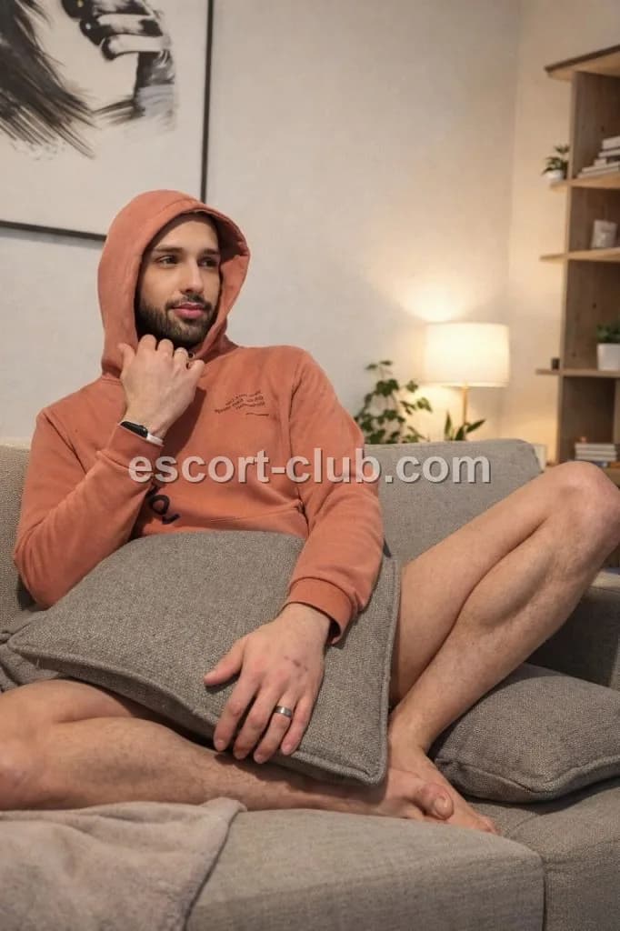 Aurelio — Belfast escort photo 5