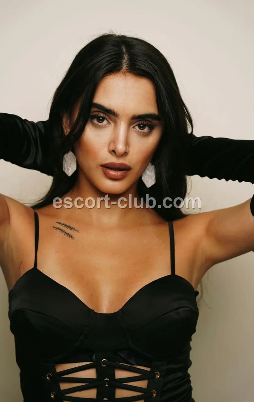 Ava — Hong Kong escort photo 5