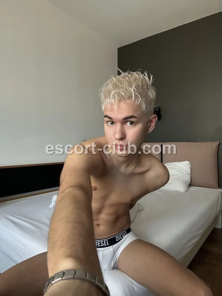 Avan — Belfast escort photo 3
