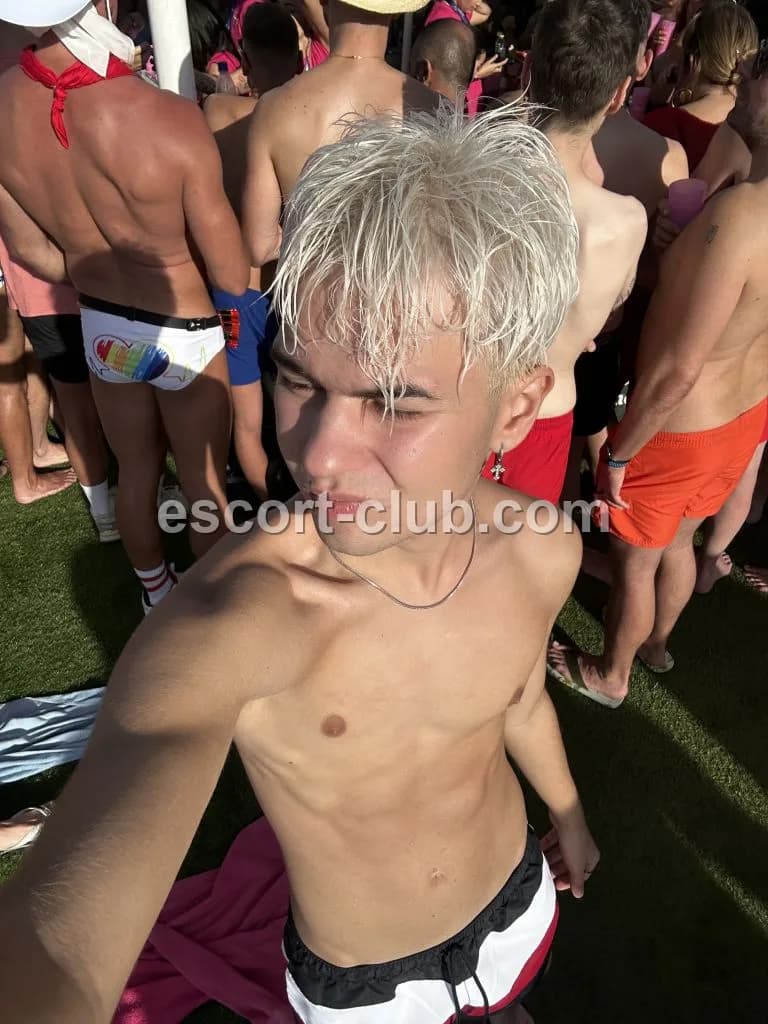 Avan — Belfast escort photo 5