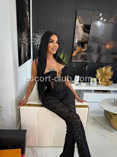Barbara — Edinburgh escort photo 2