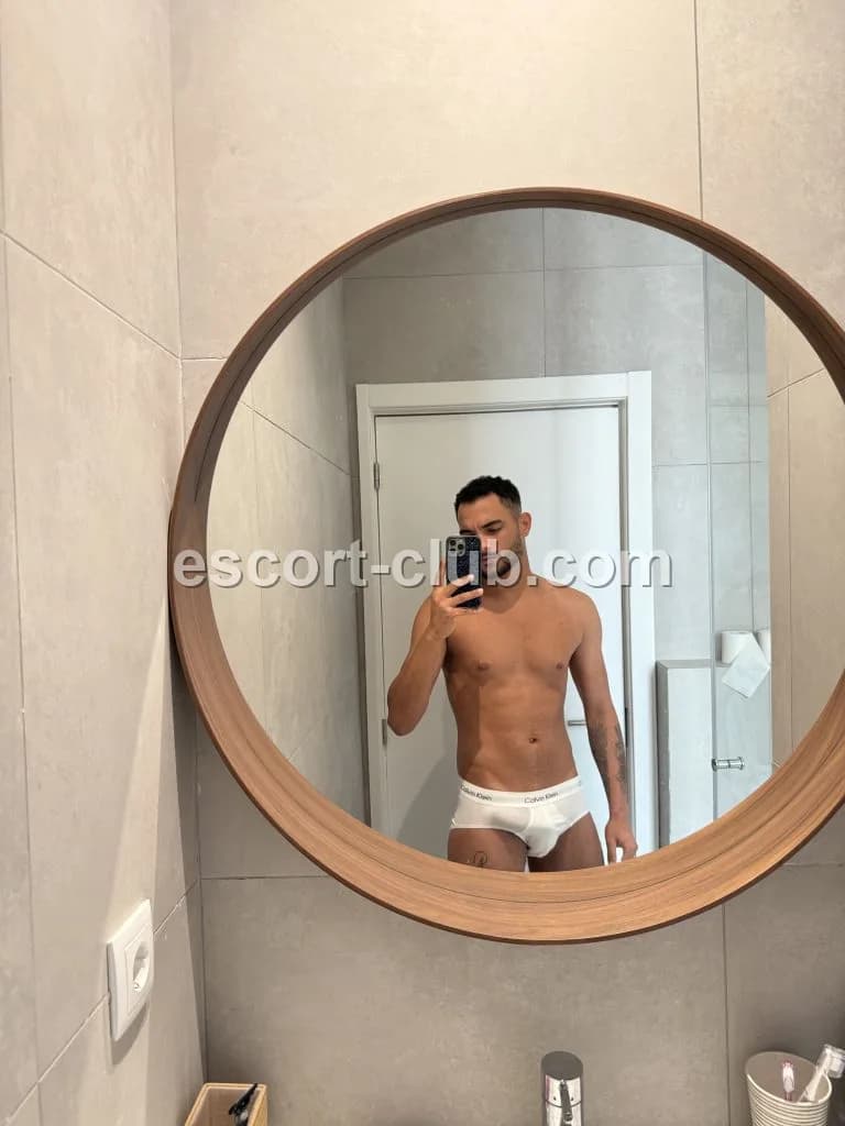 Basil — Manchester escort photo 2