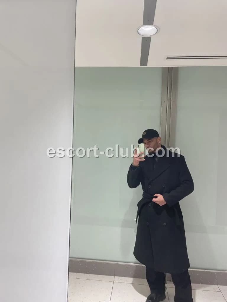 Basil — Manchester escort photo 5