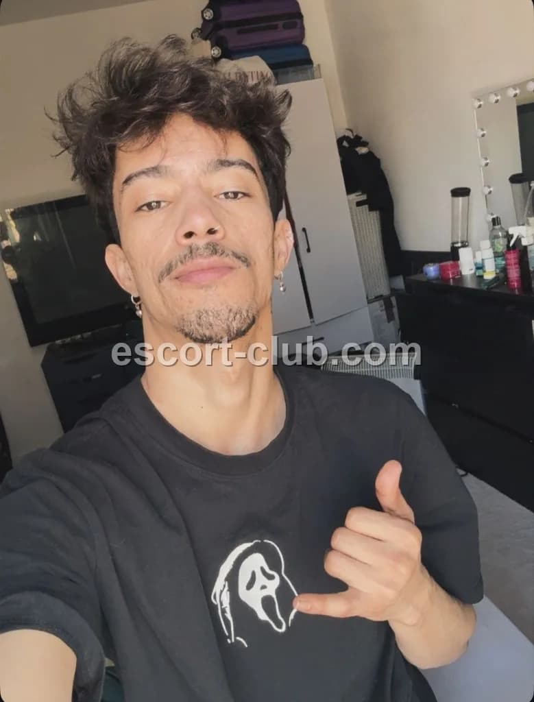 Benicio — Manchester escort photo 3