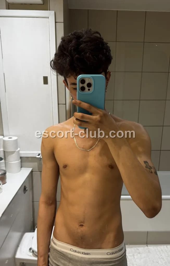Benicio — Manchester escort photo 4