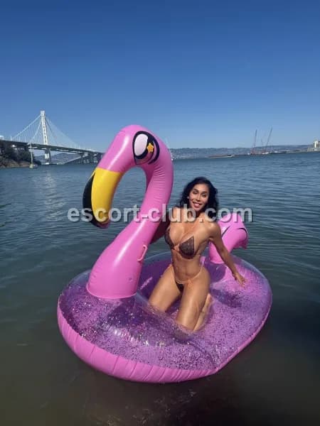 Berenice — Liverpool escort photo 2