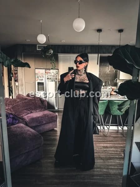 Bernadette — Liverpool escort photo 2