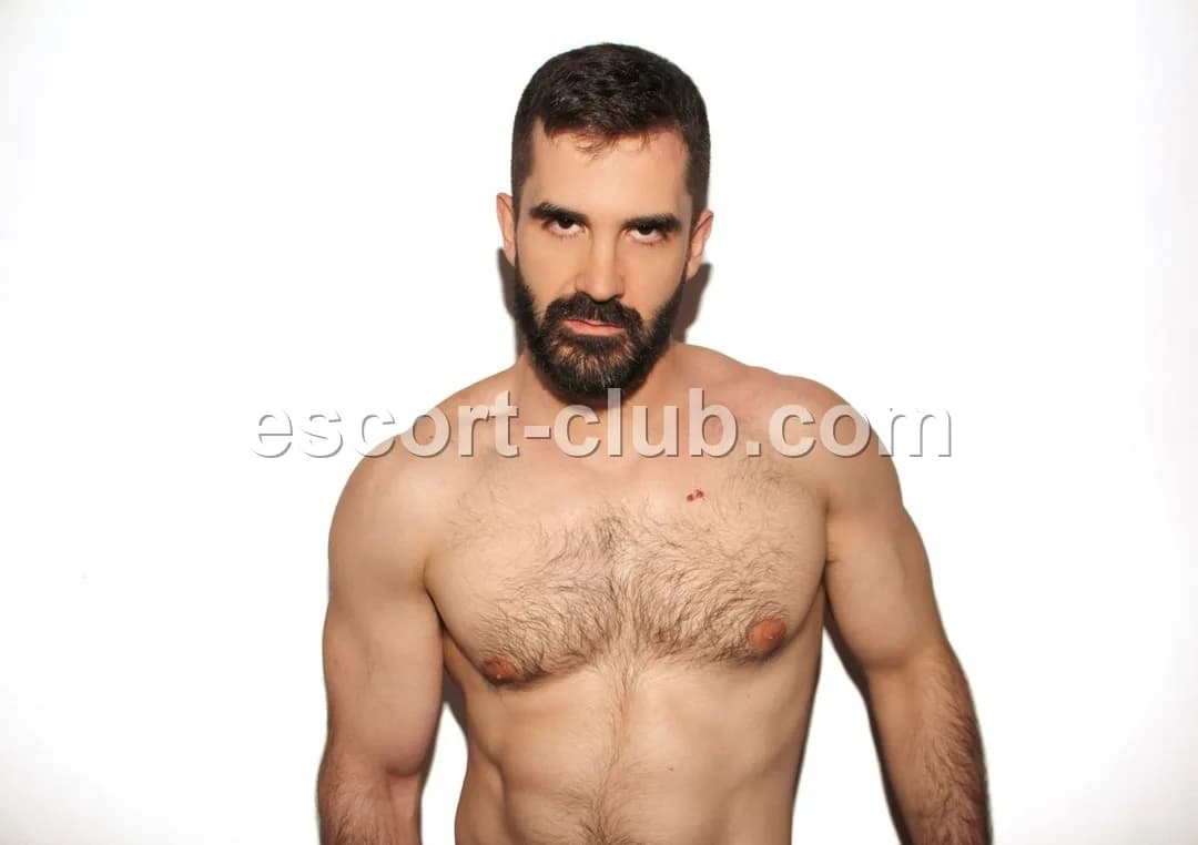 Bernard — escort in Manchester