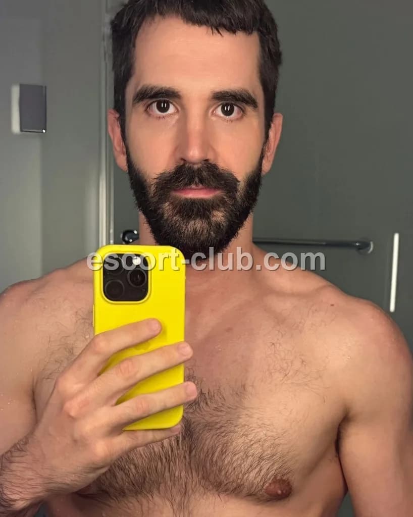 Bernard — Manchester escort photo 4