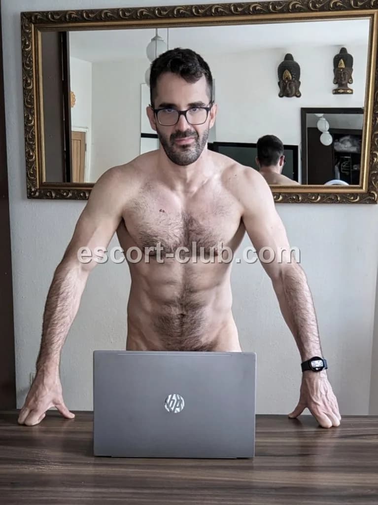 Bernard — Manchester escort photo 5