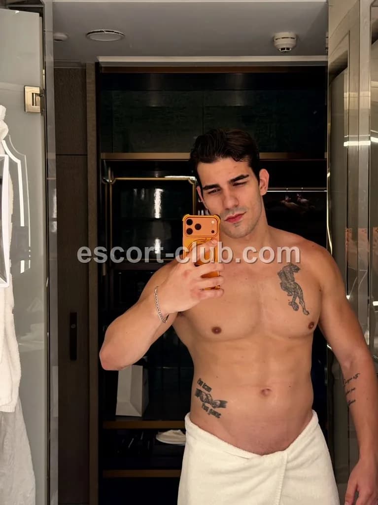 Boris — Birmingham escort photo 2