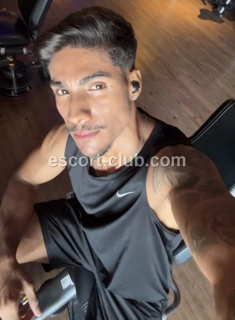 Brennan — Birmingham escort photo 4
