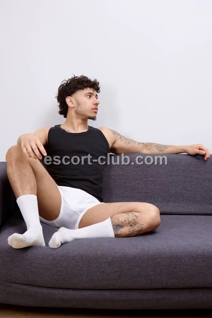 Brock — Birmingham escort photo 3
