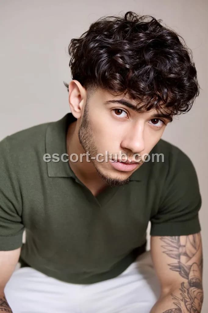Brock — Birmingham escort photo 5