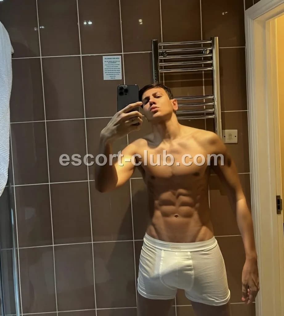 Bruno — Birmingham escort photo 3