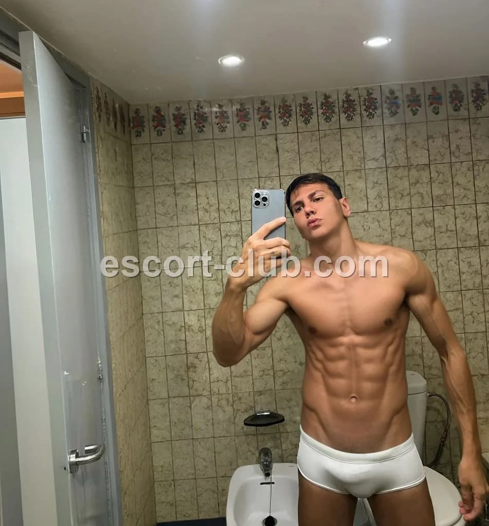 Bruno — Birmingham escort photo 5