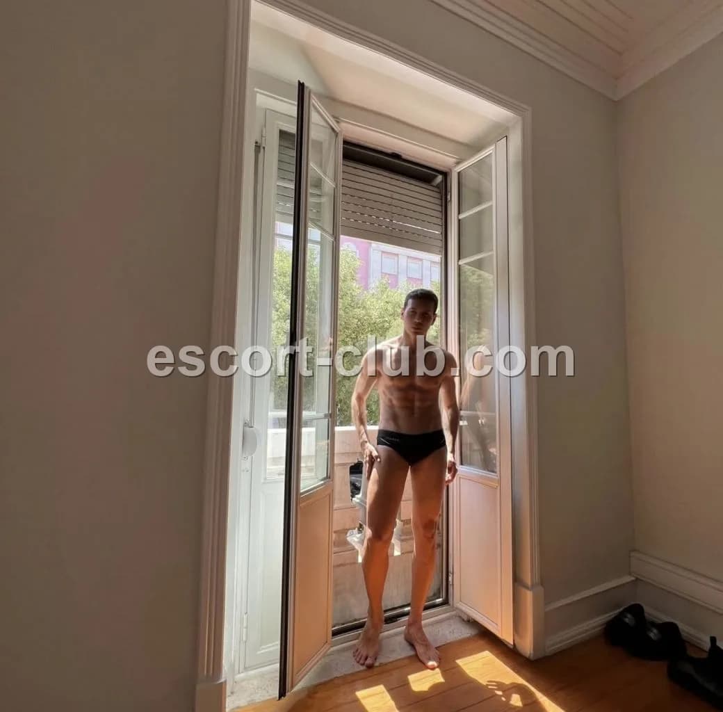 Bruno — Birmingham escort photo 6