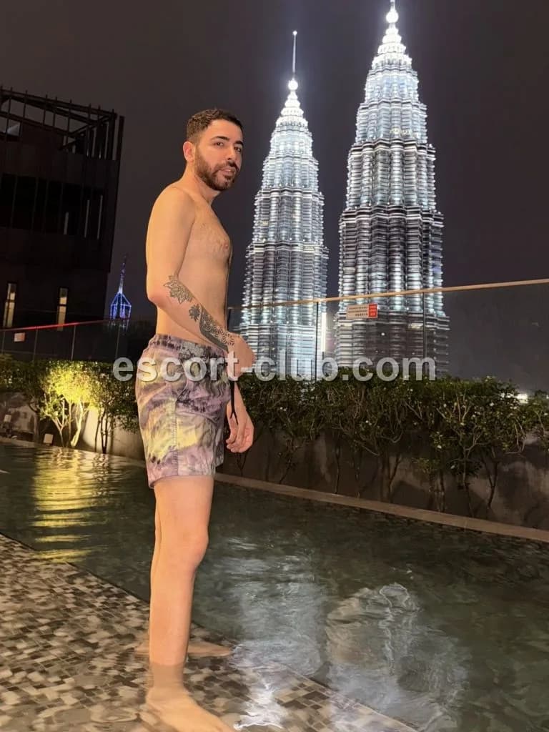 Burak — Birmingham escort photo 2