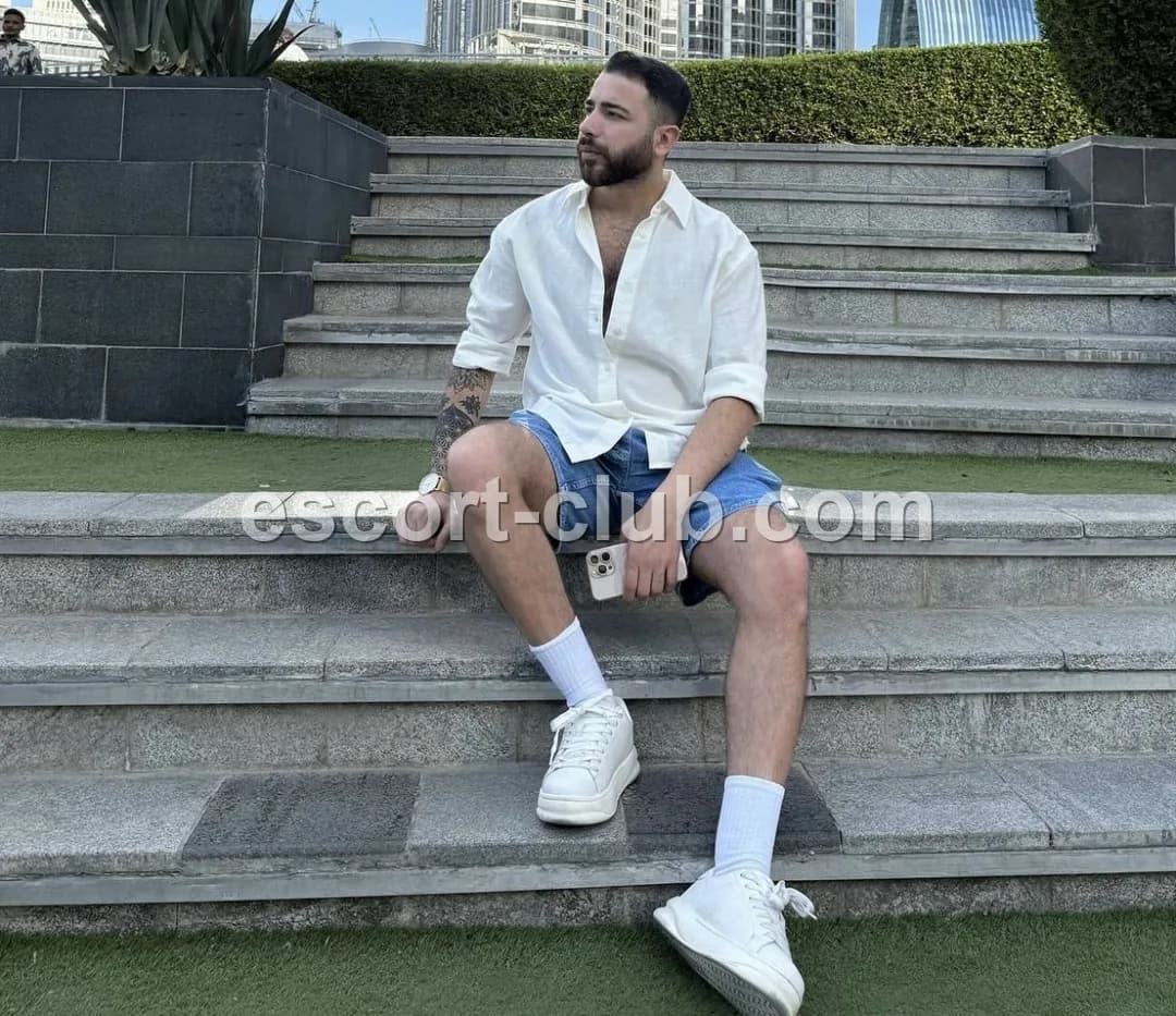 Burak — Birmingham escort photo 5