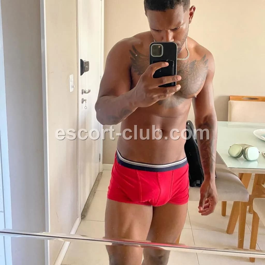 Caio — Birmingham escort photo 1