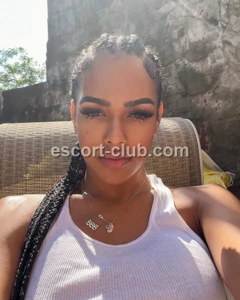 Capri — escort in Dubai