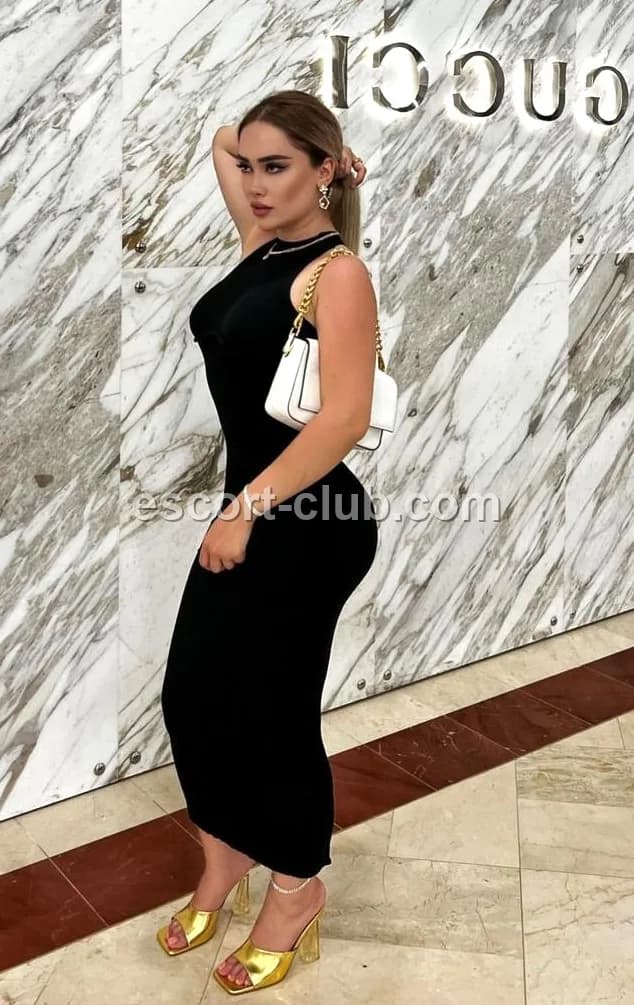 Caroline — Nottingham escort photo 3