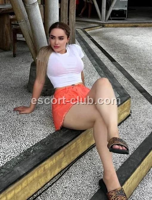 Caroline — Nottingham escort photo 6